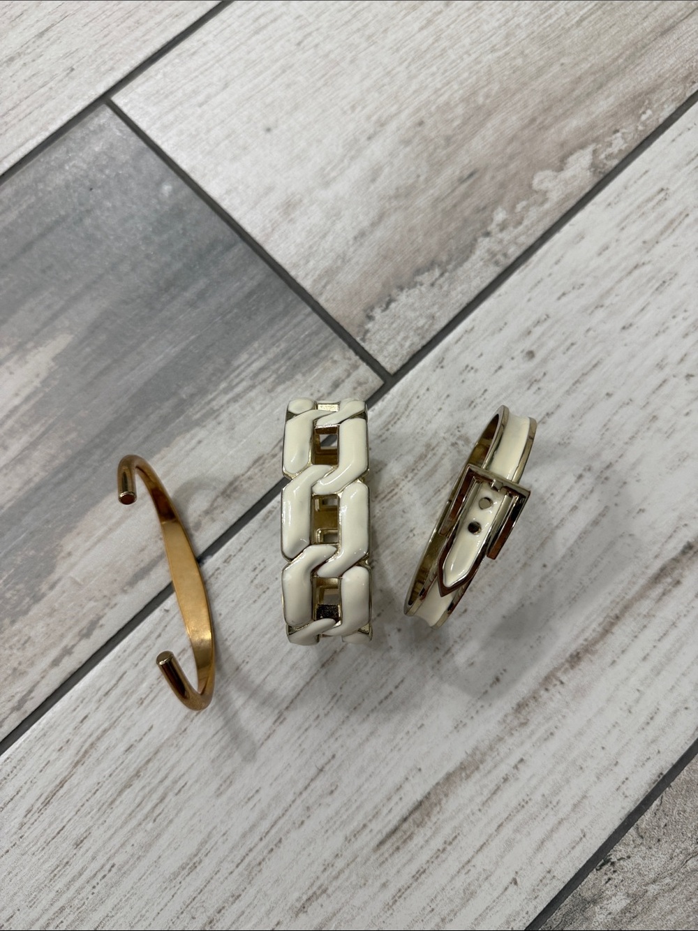 Women’s White Enamel Chain and Gold Tone Bracelet Set